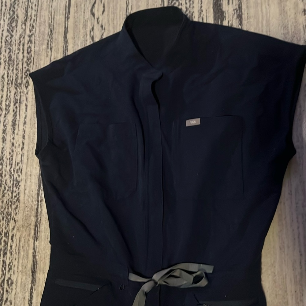 Figs jumpsuit in navy!